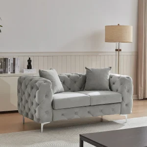 Tweezits-Chesterfield-bank van lichtgrijs velours en metalen poten EDWINA Tweezits-Chesterfield-bank van lichtgrijs velours en metalen poten EDWINA