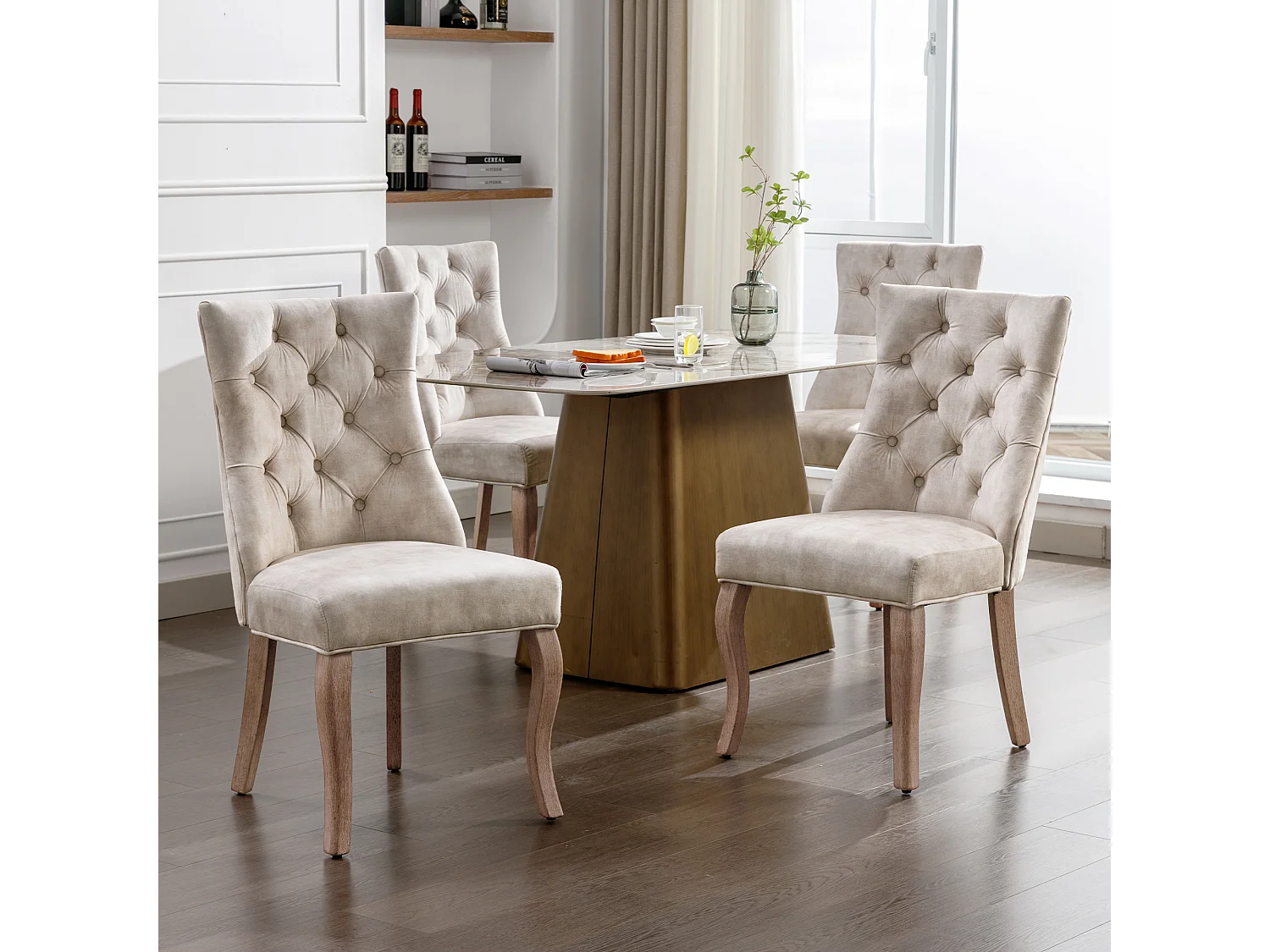 Eetkamerstoel, hoge rugleuning in beige fluweel, met stoffering, poten van massief hout, set van 4 (45x40x86 cm)
