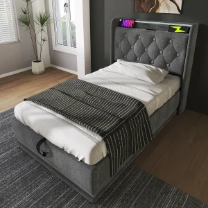 Eenpersoonsbed 90×200 met 360° LED, gewatteerd hoofdbord, drukknop/app/afstandsbediening, USB Type-C, grijs linnen, hydraulisch (zonder matras) Eenpersoonsbed 90×200 met 360° LED, gewatteerd hoofdbord, drukknop/app/afstandsbediening, USB Type-C, grijs linnen, hydraulisch (zonder matras)