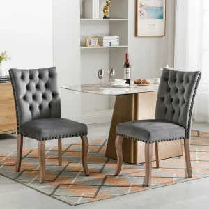 Eetkamerstoelset van 2, gestoffeerde stoel met spijkerkopafwerking, poten van massief hout, fluwelen bekleding, grijs, met deurklopperontwerp Eetkamerstoelset van 2, gestoffeerde stoel met spijkerkopafwerking, poten van massief hout, fluwelen bekleding, grijs, met deurklopperontwerp
