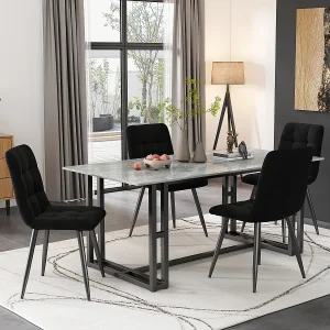 Eetkamerstoelenset (4 stuks): Zwarte fluwelen designstoel met rugleuning en metalen frame.