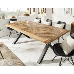 Eettafel ZAREL 160 cm – Blad van massief mangohout en zwart metaal Eettafel ZAREL 160 cm – Blad van massief mangohout en zwart metaal