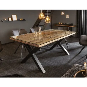 Eettafel RAFTA 180 cm – Blad van massief teakhout en gehard glas – X-vormige poten van zwart metaal Eettafel RAFTA 180 cm – Blad van massief teakhout en gehard glas – X-vormige poten van zwart metaal