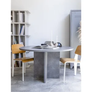 Eettafel van gelamineerd paneel met microcement effect 120 cm Eettafel van gelamineerd paneel met microcement effect 120 cm