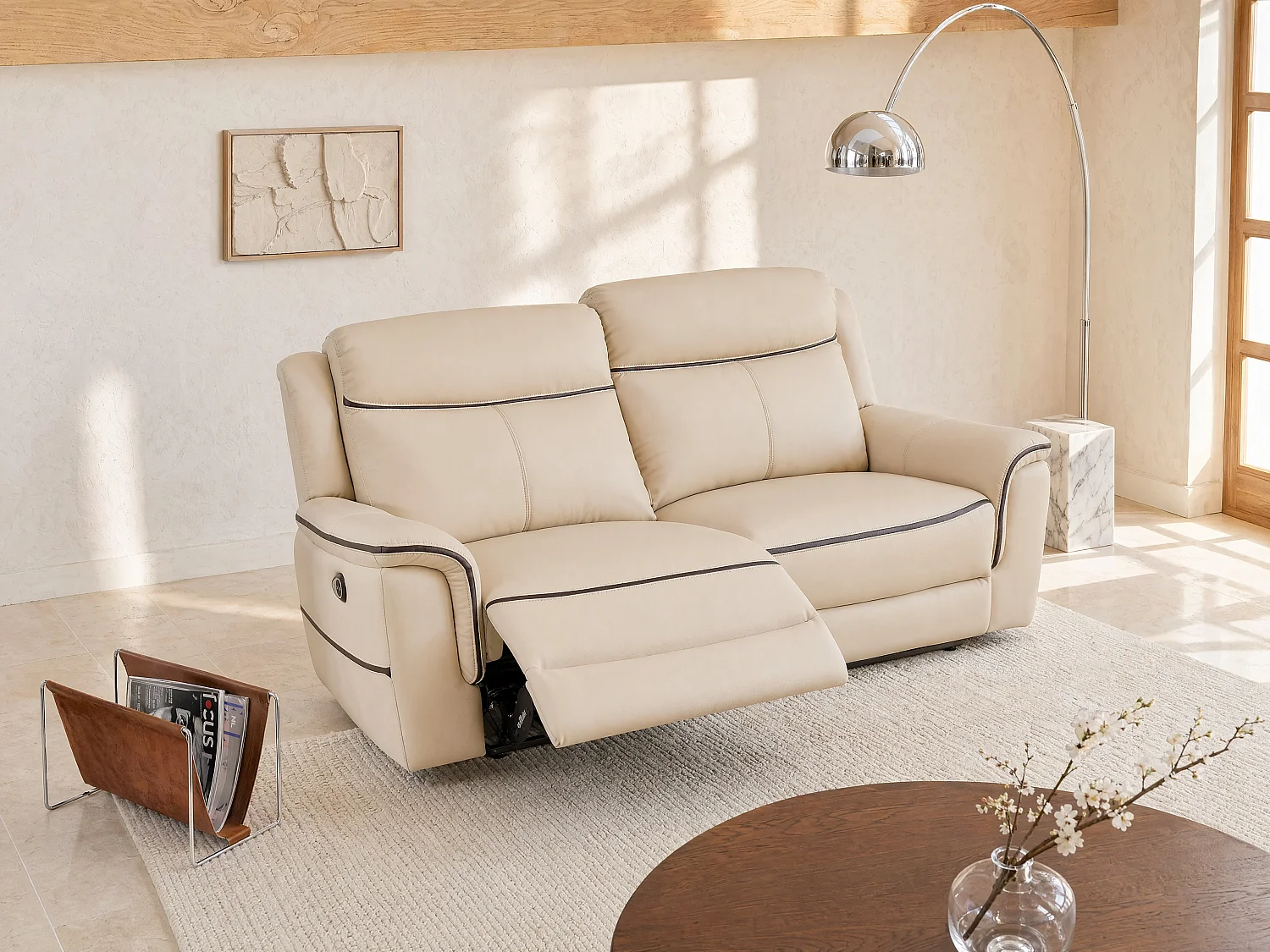 Elektrische driezitsrelaxbank van beige leer ADELIO