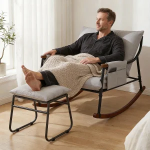 Elegant en Duurzaam – Metalen Schommelstoel met Houten Armleuningen en Voetsteun, 15 cm Dikke Kussen, Modern Tech Stofbekleding, Perfect voor de Woonkamer en Terras Elegant en Duurzaam – Metalen Schommelstoel met Houten Armleuningen en Voetsteun, 15 cm Dikke Kussen, Modern Tech Stofbekleding, Perfect voor de Woonkamer en Terras