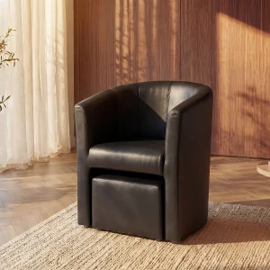 Tijdloos klassieke fauteuil met holle rugleuning en poef in zwart kunstleer – JOVANA Tijdloos klassieke fauteuil met holle rugleuning en poef in zwart kunstleer – JOVANA