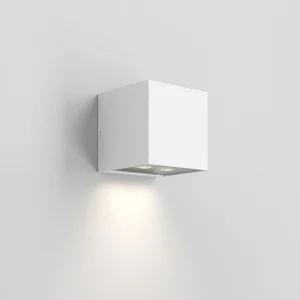 Forward 2-lichts asymmetrische wandlamp IP54 in wit aluminium, 10,5W 3000K LED, richtbare optiek voor architecturale buitenverlichting Forward 2-lichts asymmetrische wandlamp IP54 in wit aluminium, 10,5W 3000K LED, richtbare optiek voor architecturale buitenverlichting