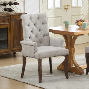 Eetkamerstoel met armleuningen, bekleed met beige chenillestof Eetkamerstoel met armleuningen, bekleed met beige chenillestof