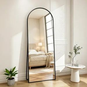 Gebogen vrijstaande spiegel 164 x 54 cm – frame van aluminiumlegering – gehard glas – groot formaat – zwart Gebogen vrijstaande spiegel 164 x 54 cm – frame van aluminiumlegering – gehard glas – groot formaat – zwart
