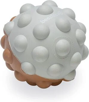 Beeztees bal Denise D 6 cm