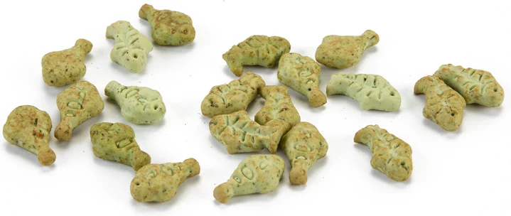Beeztees kattensnack kerstbal met koekjes zalm 30 g